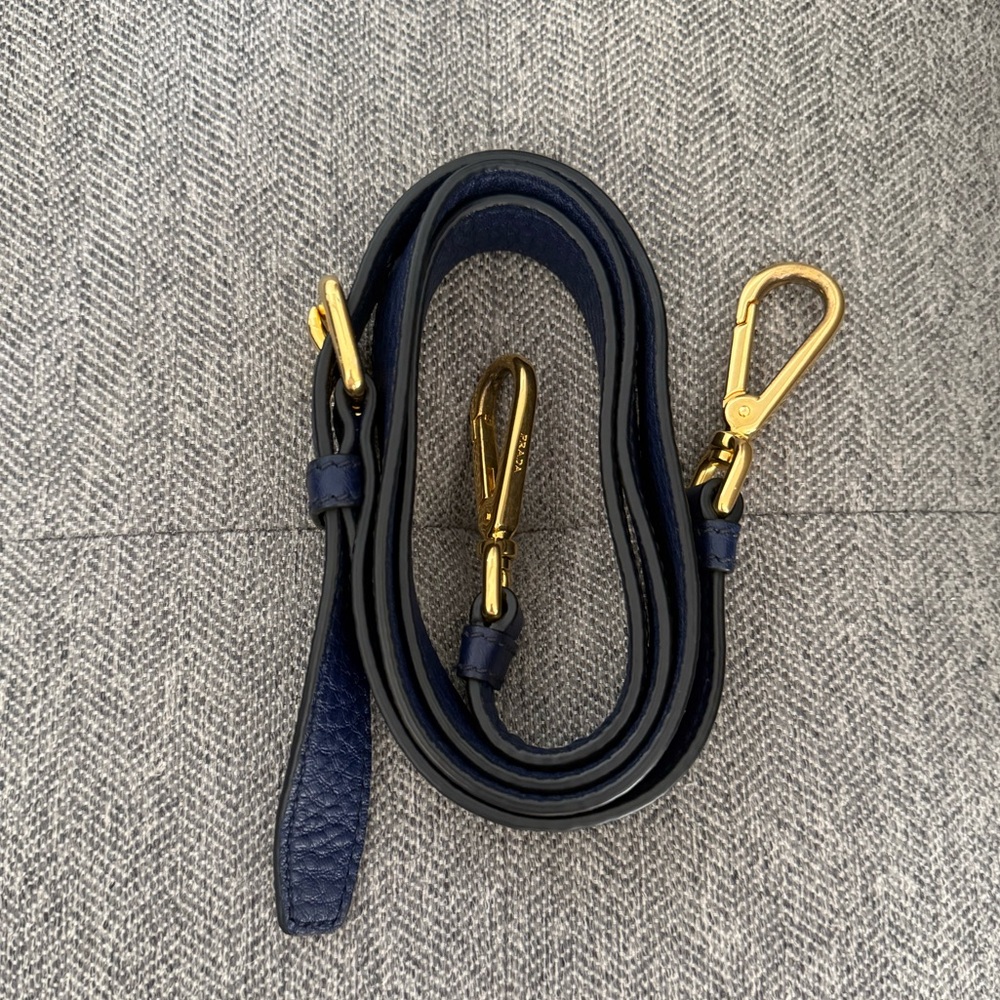 Authentic Prada Vitello Daino Blue Pebbled Leather Shoulder Bag - Picture 5 of 5